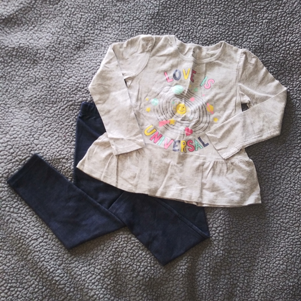 SOLD 💙 Love Is Universal Glitter Graphic Tee Set
